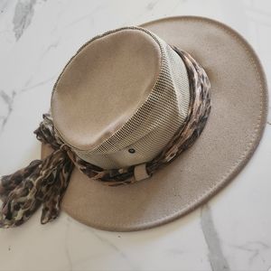 JACARU Suede Australian Finest  Leather EUC Medium Hat